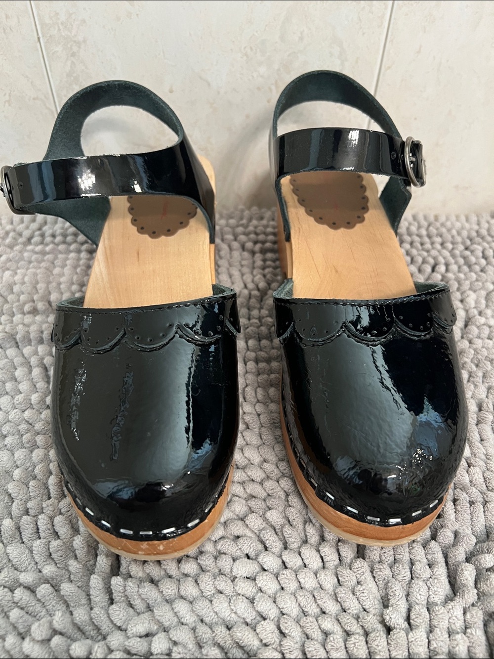 Hanna Andersson Black Patent Leather Clog - 36